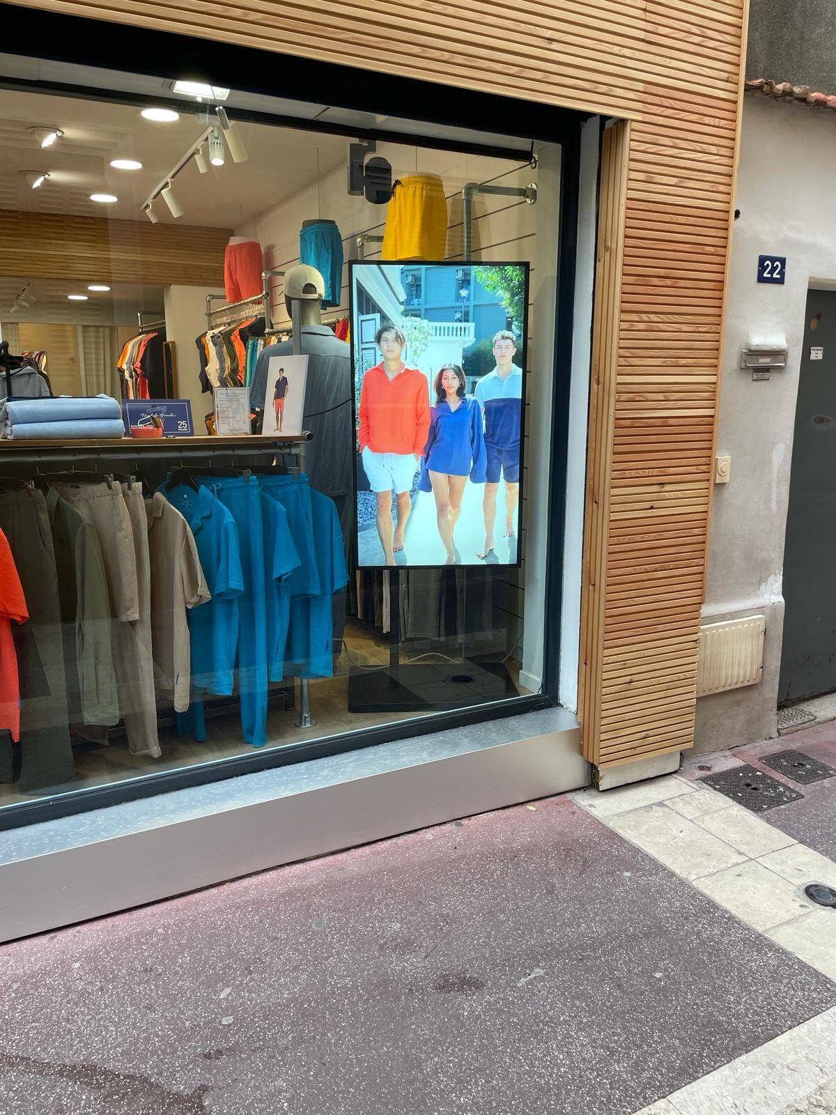 Window display silent cooling system with integrated fans